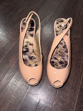 Sam Edelman Nude Patent Slingback Peep Toe Heels Sz 7.5 Classic Neiman Marcus